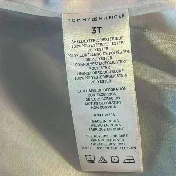 Lot of  Girls’ Tommy Hilfiger Puffer Vest and Tee size 3T- PRISTINE CONDITION - Picture 11 of 15